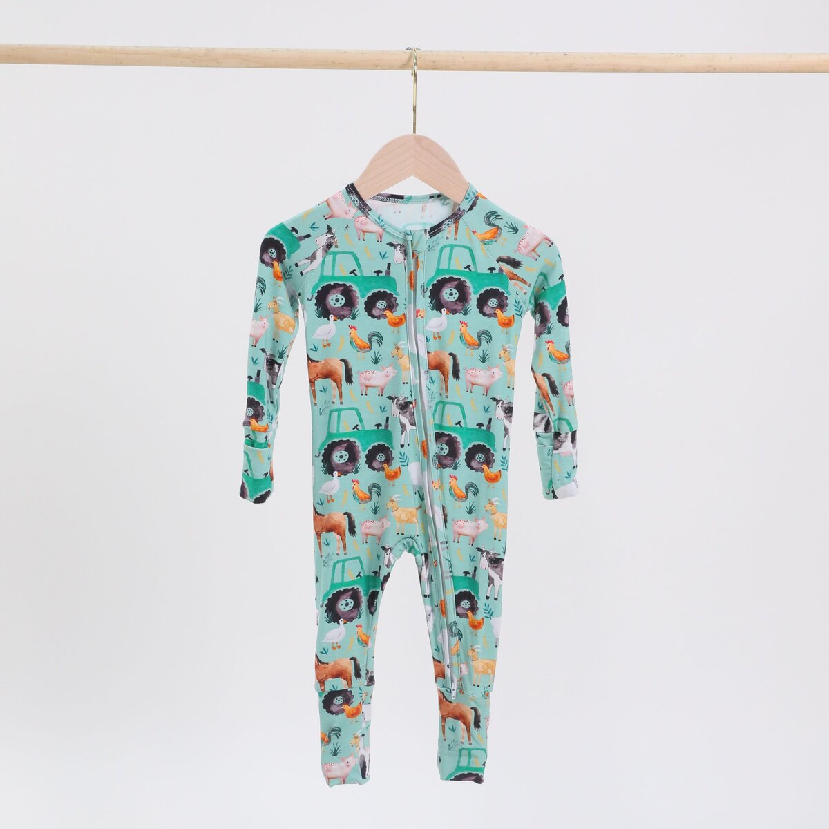 Bulk order premium bamboo onesie baby wear for private label businesses, featuring soft, eco-friendly materials suitable for sensitive skin.