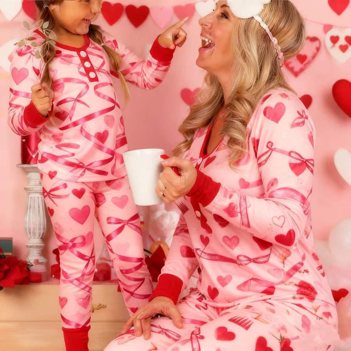 Wholesale sustainable bamboo sleepwear featuring soft baby pajamas, ideal for eco-conscious retailers seeking high-quality infant apparel.